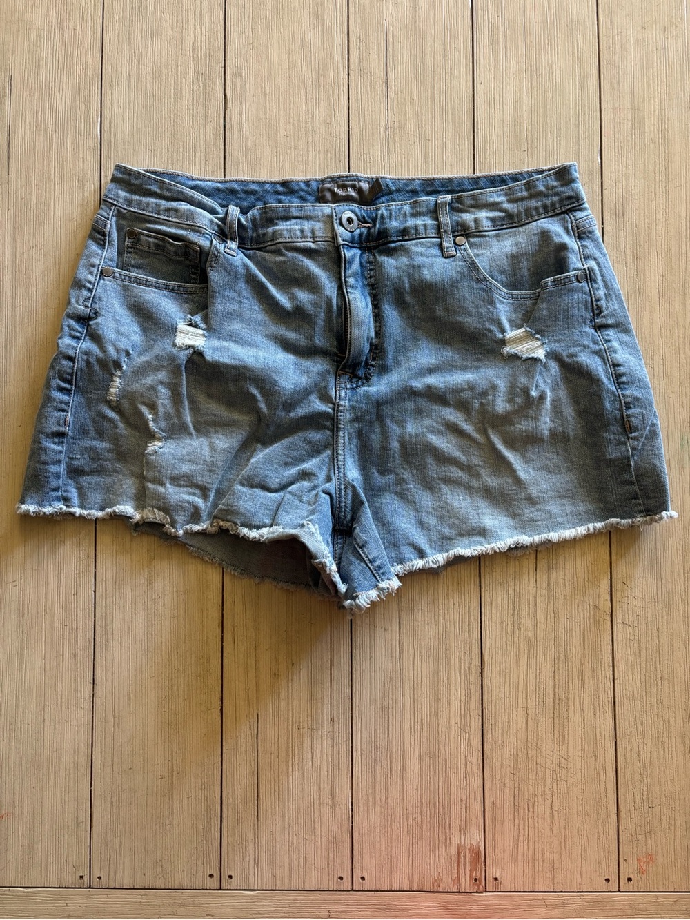 Torrid Women’s Distressed Denim Shorts Size 14 Frayed Hem Raw Edge Jean Cutoffs